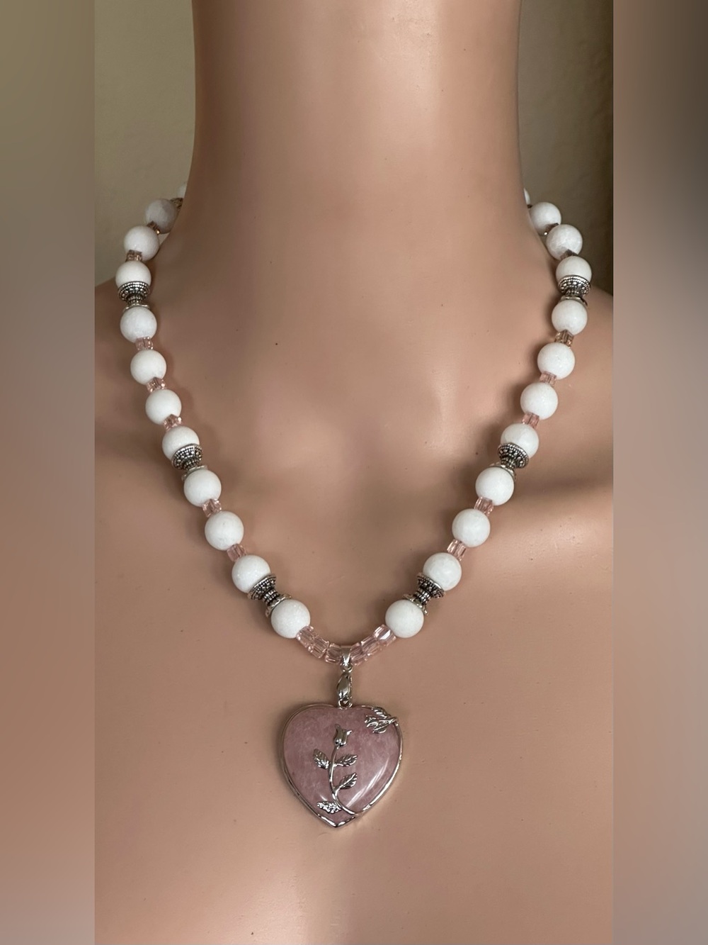 20-1/2 inch White Alabaster bead necklace NWOT